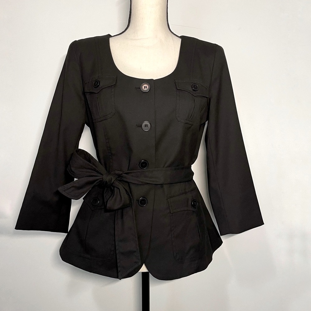 New York & Company scoop neck belted jacket, black, size 6